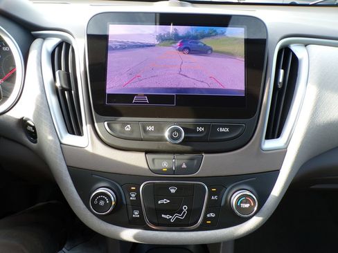 Used 2024 Chevrolet Malibu LS FWD image 25