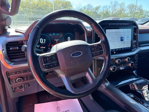 Used 2022 Ford F150 Lariat image 11