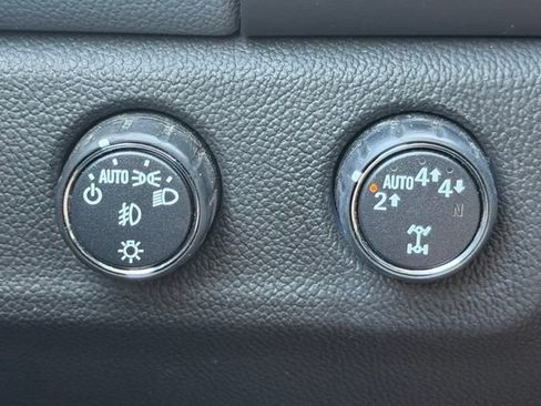 Used 2022 Chevrolet Colorado Z71 w/ Safety Package AWD/4WD image 18