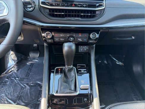 Used 2025 Jeep Compass Limited w/ Driver Assist Group I image 24