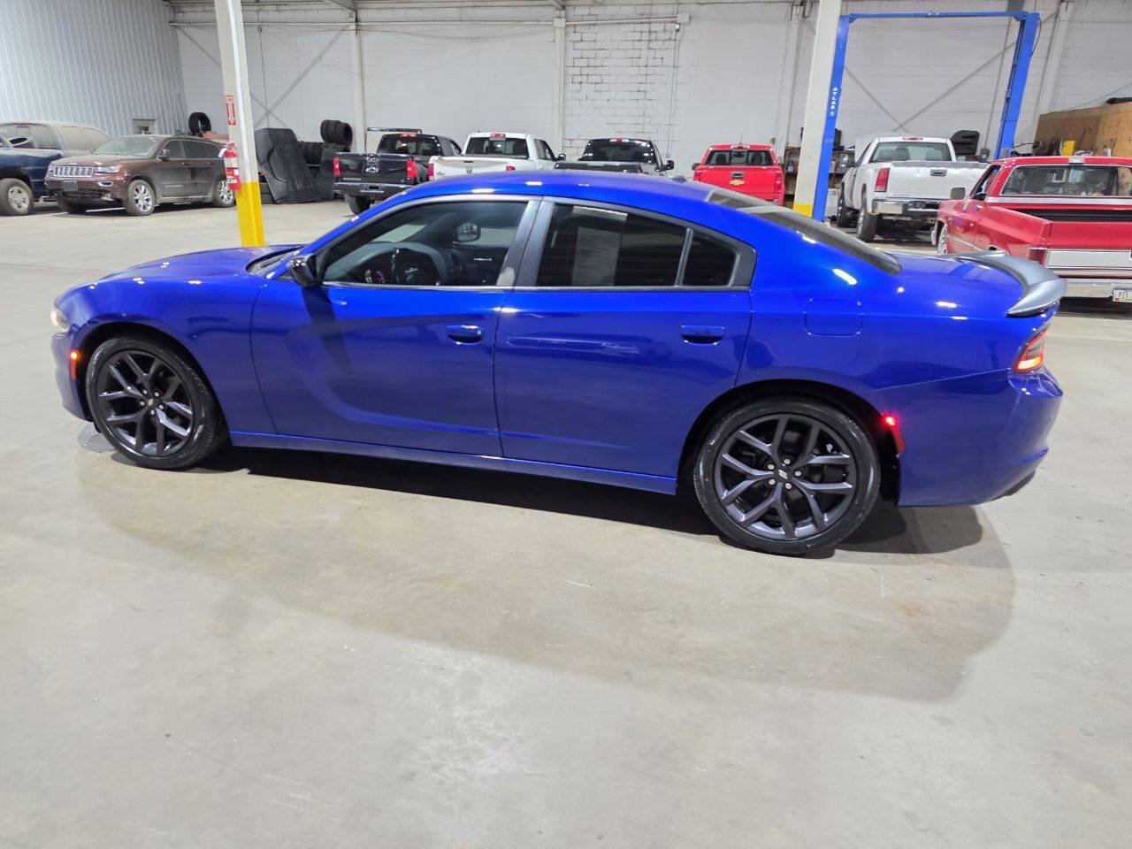 Used 2020 Dodge Charger SXT w/ Blacktop Package RWD image 6