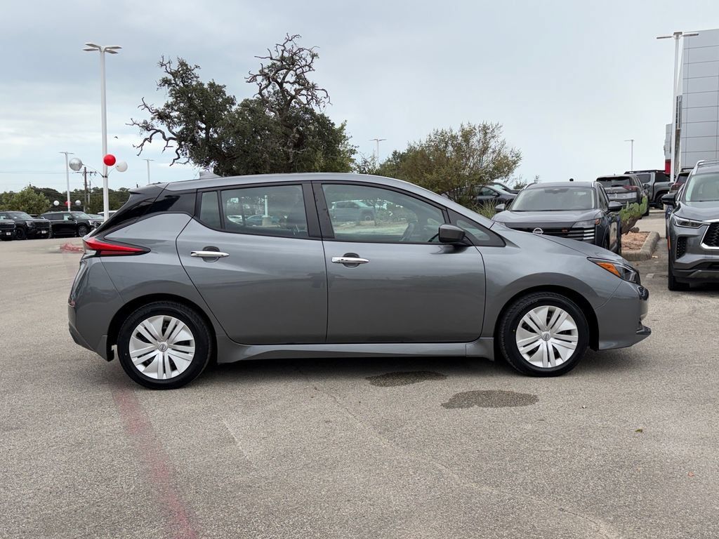 Used 2025 Nissan Leaf S FWD image 4