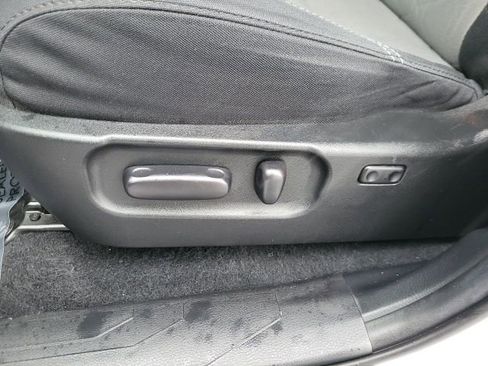 Used 2021 Toyota Tacoma TRD Off-Road w/ Technology Package image 12