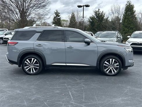 Used 2025 Nissan Pathfinder Platinum w/ Cargo Package image 3