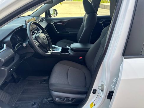 Certified 2025 Toyota RAV4 XLE AWD/4WD image 10