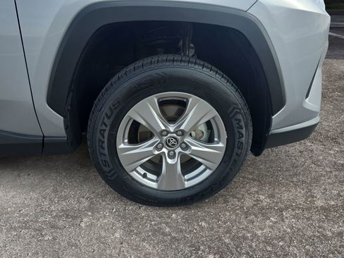 Used 2025 Toyota RAV4 XLE image 9