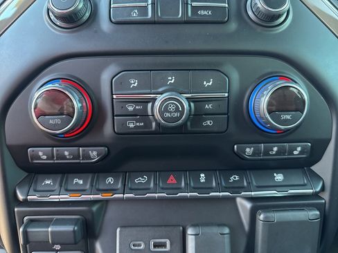 Used 2019 Chevrolet Silverado 1500 High Country w/ High Country Premium Package image 46