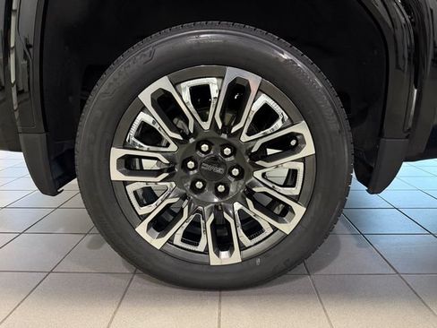 Used 2024 GMC Sierra 1500 Denali Ultimate AWD/4WD image 9