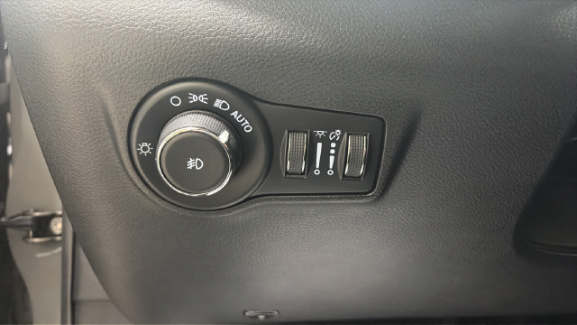 Used 2023 Jeep Compass Limited AWD/4WD image 32