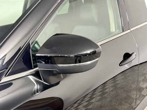 Used 2024 Nissan Pathfinder SV image 13