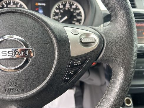 Used 2017 Nissan Sentra SR w/ SR Midnight Edition image 8
