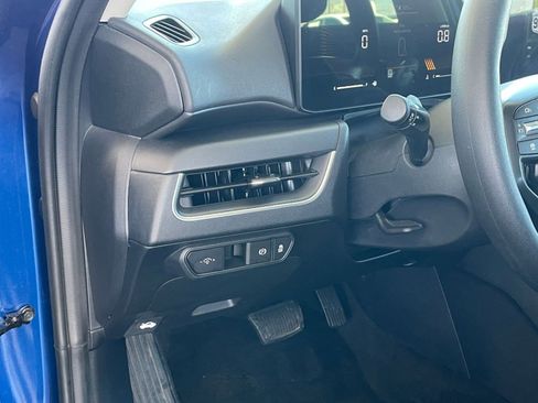 Used 2025 Kia K4 LXS image 33
