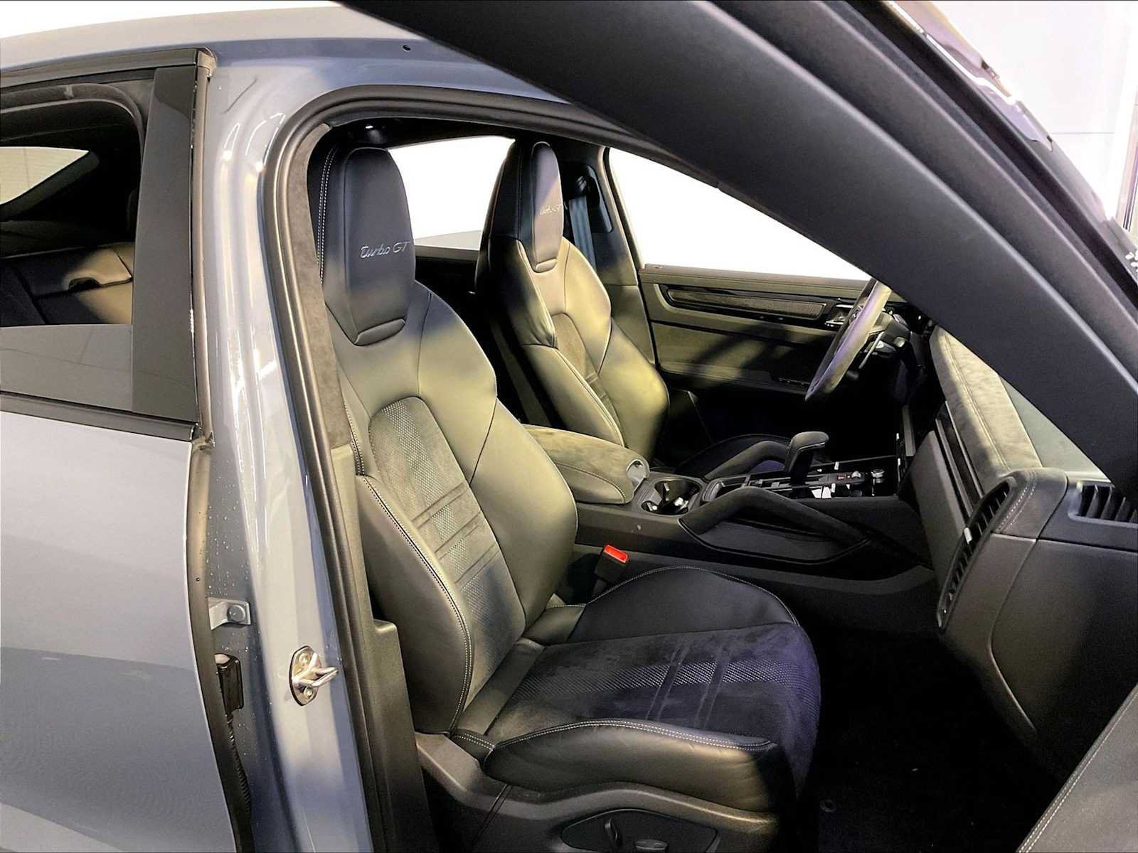 Certified 2022 Porsche Cayenne Turbo GT AWD/4WD image 18