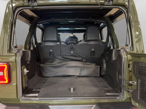 Used 2021 Jeep Wrangler Unlimited Rubicon w/ Uconnect 4C Nav & Sound Group AWD/4WD image 44