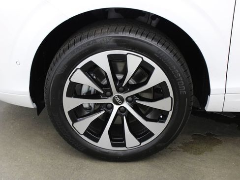 New 2026 Audi Q3 quattro 2.0T AWD/4WD image 30