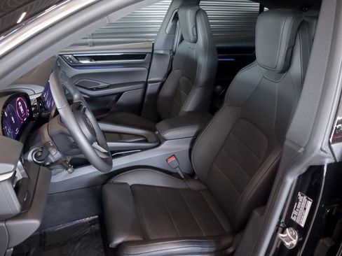 Certified 2025 Porsche Macan 4S Electric image 5