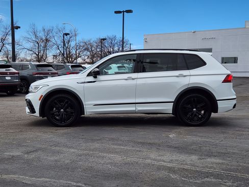 Certified 2022 Volkswagen Tiguan SE R-Line image 3