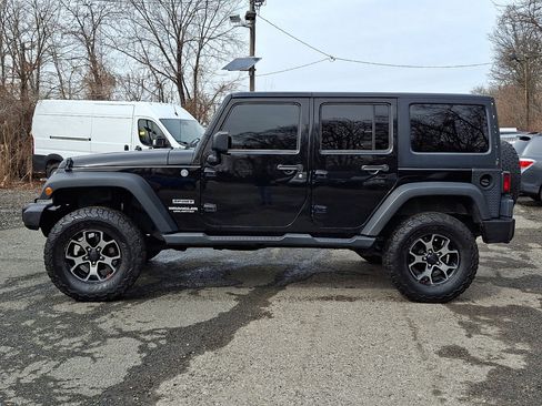 Used 2012 Jeep Wrangler Unlimited Sport image 2