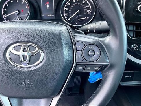 Used 2024 Toyota Camry SE image 19