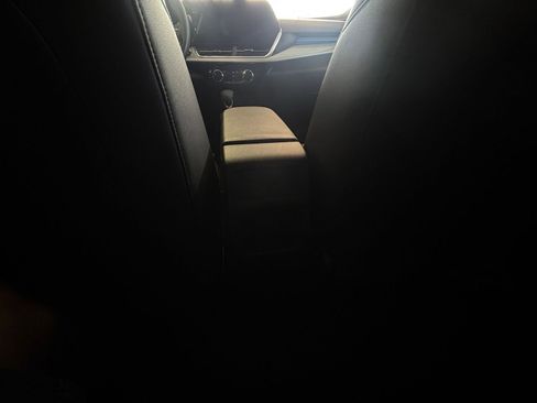 Used 2025 Chevrolet Trax LT image 22