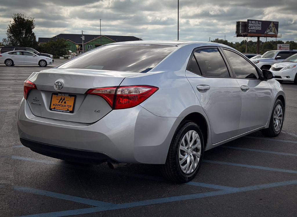 Used 2017 Toyota Corolla LE FWD image 30