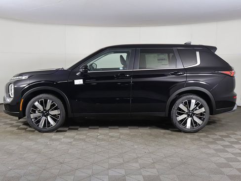 New 2026 Mitsubishi Outlander SE image 17
