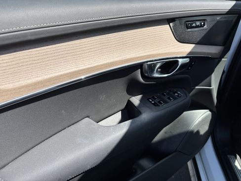 Used 2025 Volvo XC90 B6 Plus w/ Protection Package Premier image 15