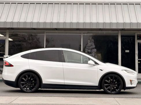Used 2018 Tesla Model X 100D image 4