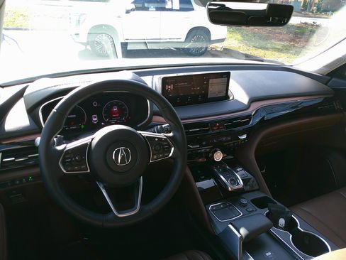 Used 2022 Acura MDX FWD w/ Technology Package image 32