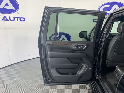 Used 2024 Chevrolet Suburban Premier AWD/4WD image 28