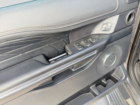 Used 2019 Ford Expedition Platinum RWD image 10