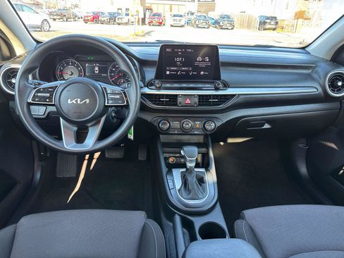 Used 2024 Kia Forte LXS w/ LXS Technology Package FWD image 12