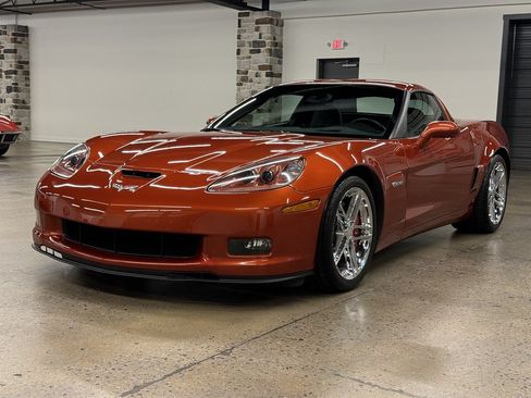 Used 2006 Chevrolet Corvette Z06 w/ Preferred Equipment Group RWD image 3