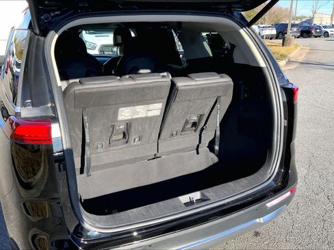 Used 2022 Kia Carnival SX Prestige image 32