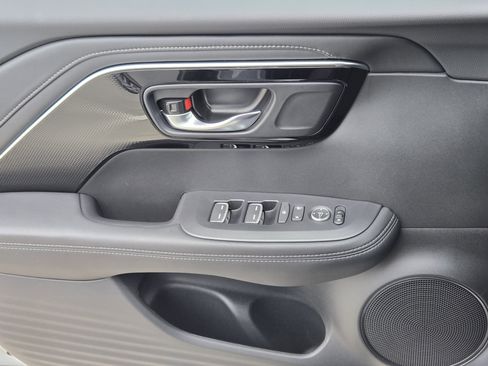 Certified 2025 Acura ADX AWD image 30