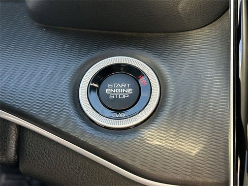 Used 2023 Jeep Grand Cherokee L Laredo image 15