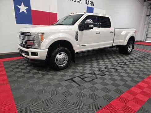Used 2017 Ford F350 Platinum w/ Platinum Ultimate Package AWD/4WD image 2