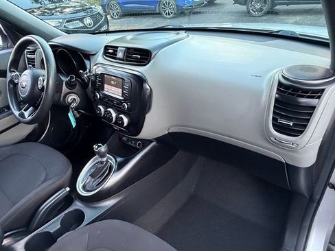 Used 2019 Kia Soul FWD image 17