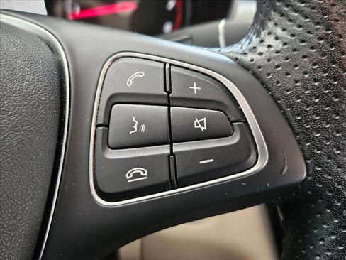 Used 2019 Mercedes-Benz GLC 300 image 12