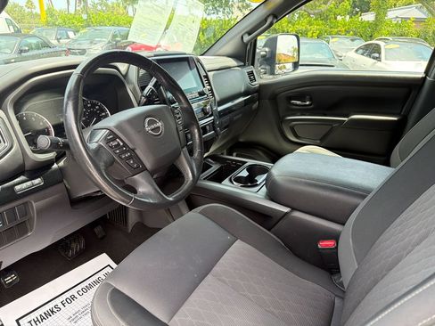 Used 2023 Nissan Titan SV w/ SV Convenience Package RWD image 9