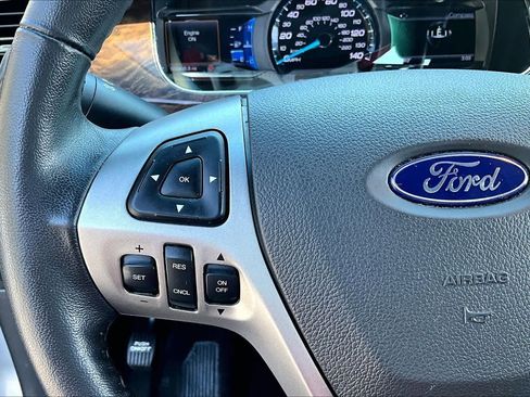 Used 2015 Ford Taurus Limited image 23