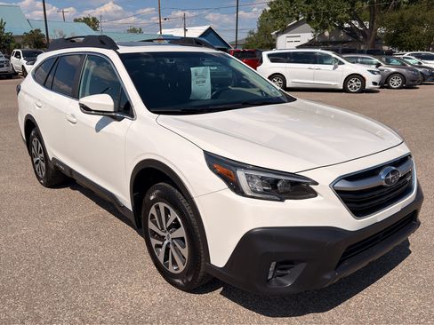 Used 2022 Subaru Outback Premium AWD/4WD image 5