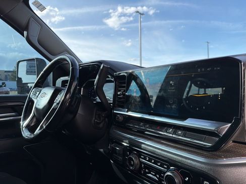 Used 2024 Chevrolet Silverado 3500 LT w/ Convenience Package image 42