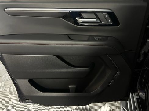 Used 2025 Chevrolet Suburban RST image 28