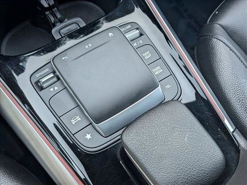 Used 2022 Mercedes-Benz GLA 250 4MATIC image 15