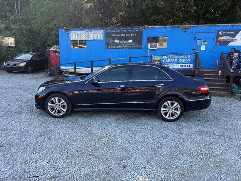 Used 2011 Mercedes-Benz E 350 4MATIC Sedan image 2