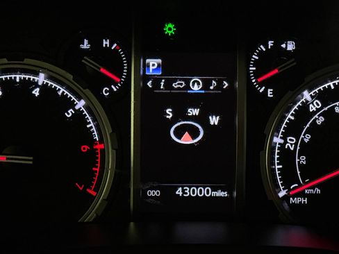 Used 2020 Toyota 4Runner Nightshade image 64