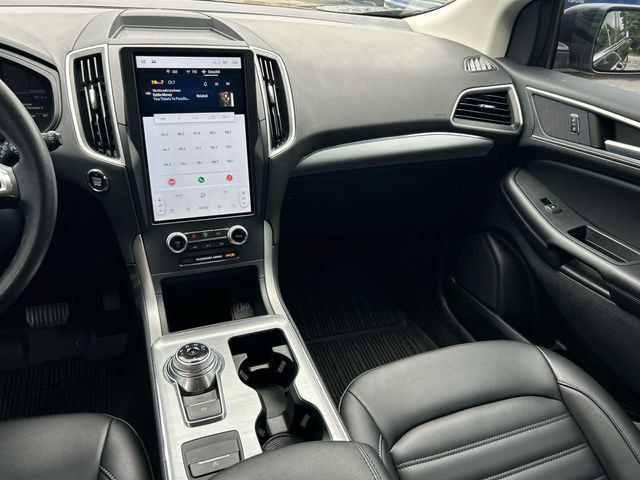 Used 2022 Ford Edge SEL w/ Convenience Package AWD/4WD image 16