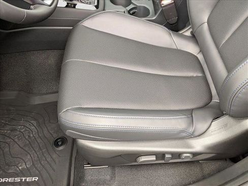 Used 2025 Subaru Forester Limited image 4