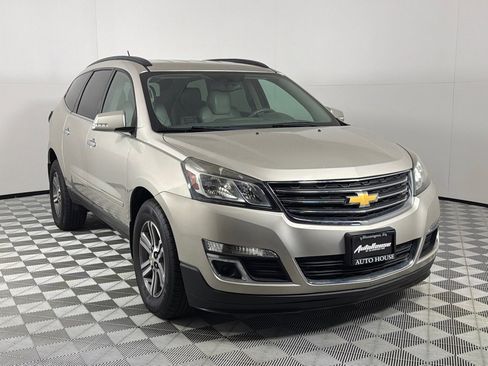 Used 2017 Chevrolet Traverse LT AWD/4WD image 3